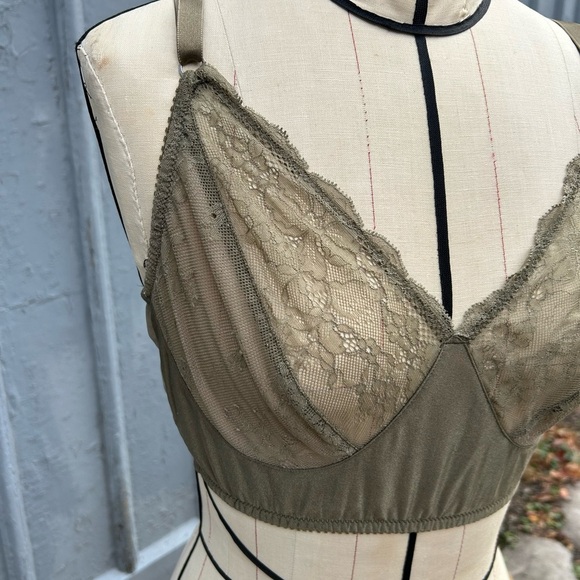 Fortnight Olive Ivy Longline Bra, size 40D - Picture 3 of 8
